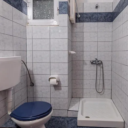 Alexiou Hotel 2*